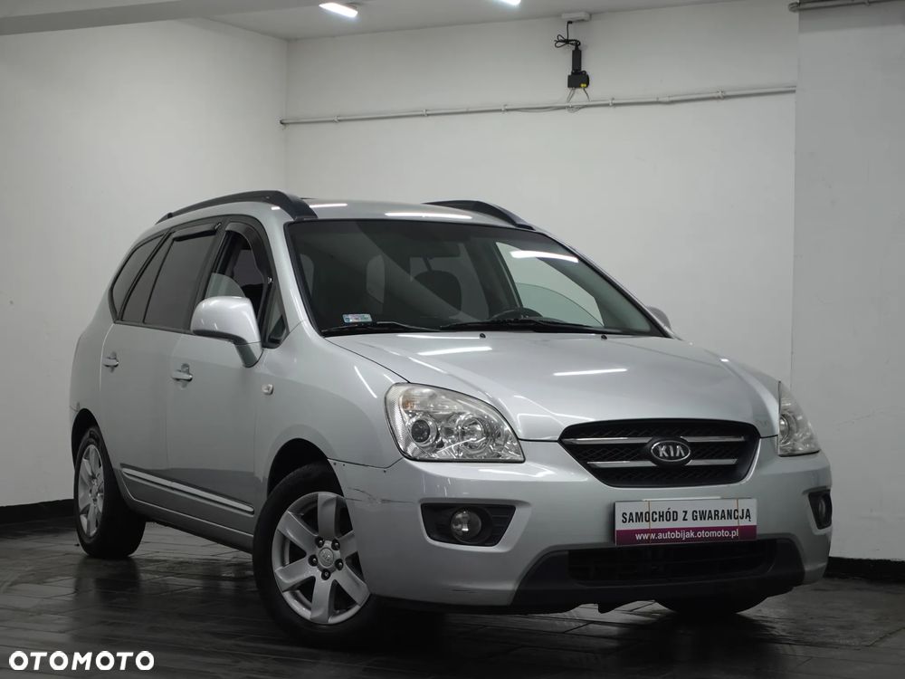 Kia Carens - 10