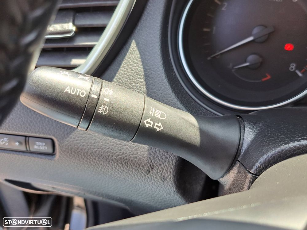 Nissan Qashqai 1.3 DIG-T N-Connecta J18 - 36