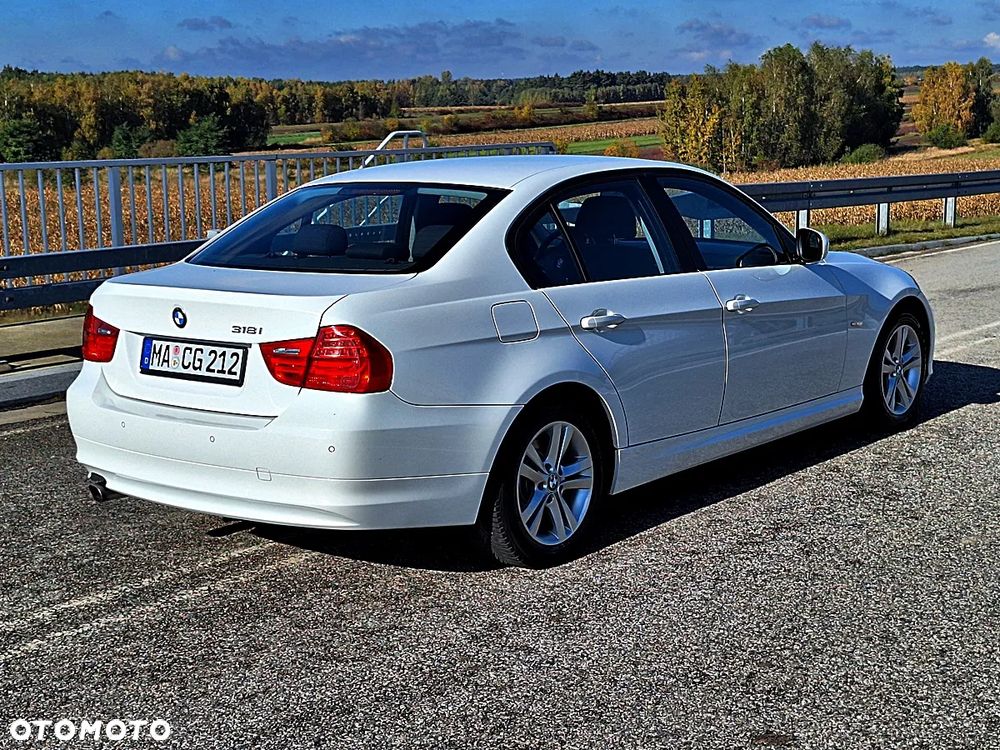 BMW Seria 3 318i - 10
