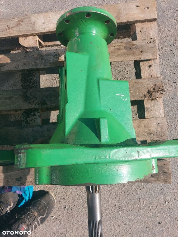 ZWOLNICA PRAWA OBUDOWA AL227379 TRYB SATELIT AL221092 JOHN DEERE 6110R - 3