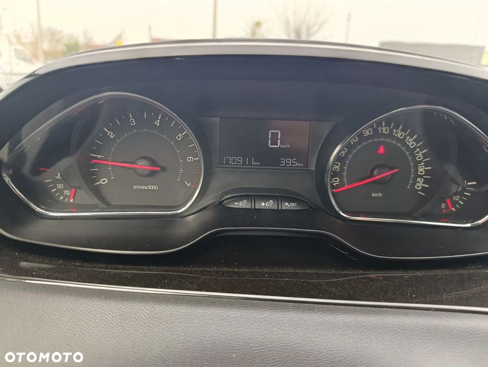 Peugeot 208 82 VTI Allure - 15