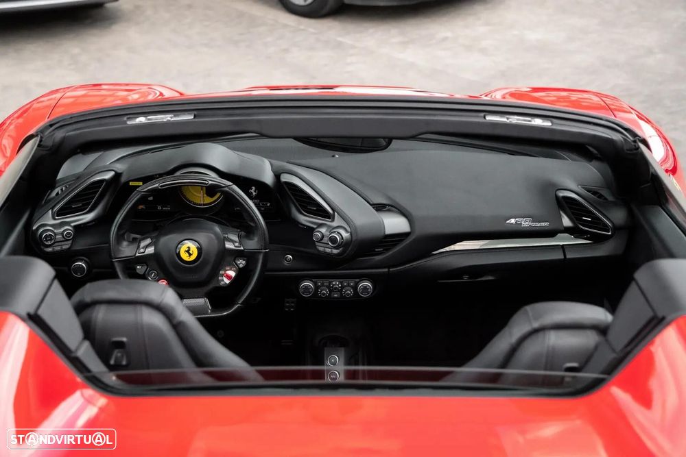 Ferrari 488 GTB Spider - 32