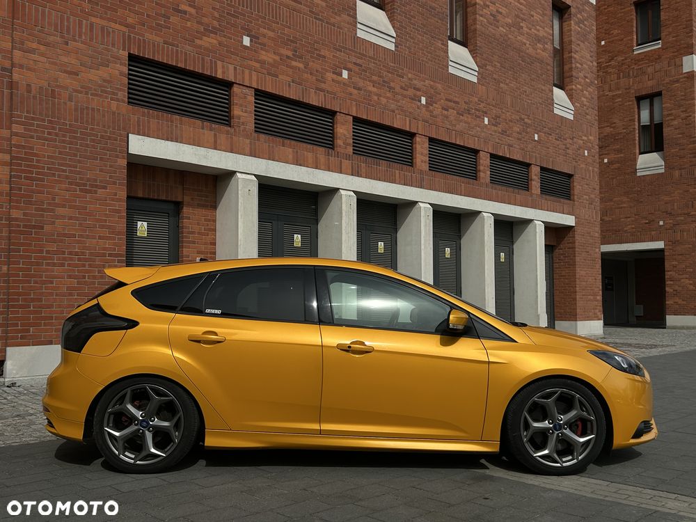 Ford Focus 2.0 EcoBoost ST mit Leder-Sport-Paket - 7