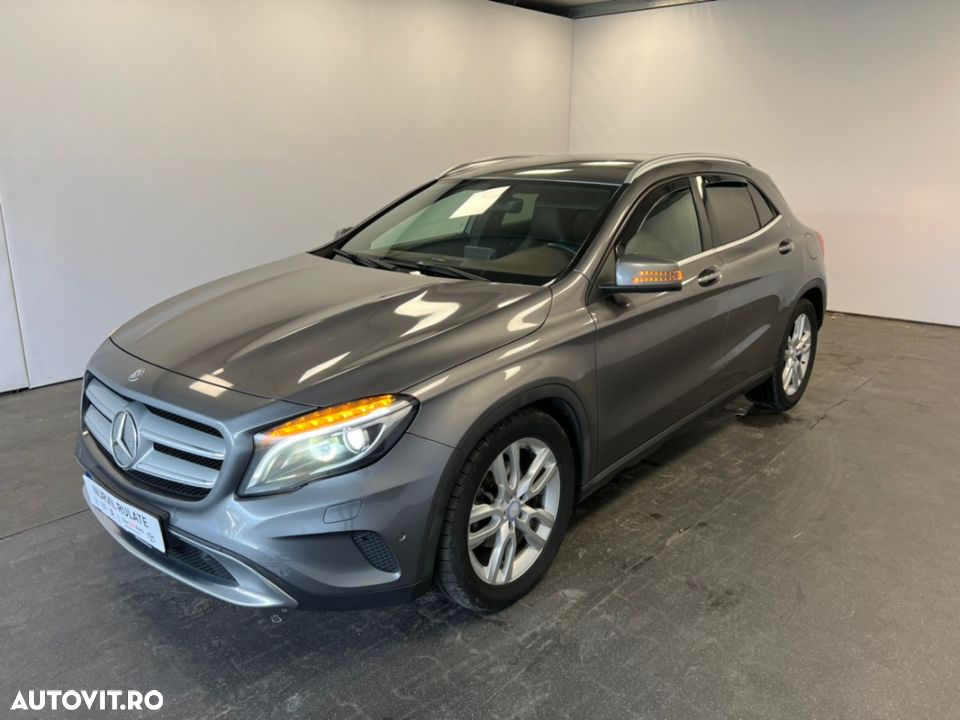 Mercedes-Benz GLA - 8