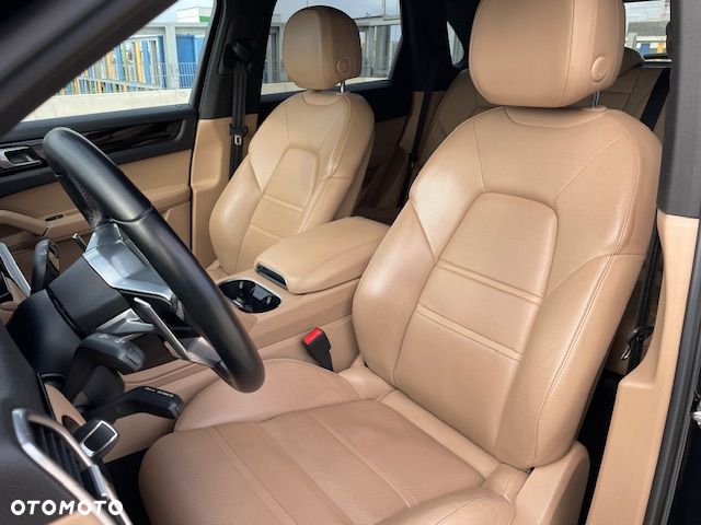 Porsche Cayenne Platinum Edition - 19