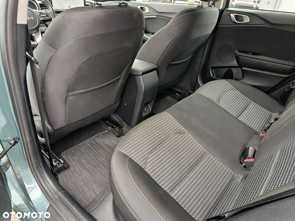 Kia Ceed 1.5 T-GDI M DCT - 11