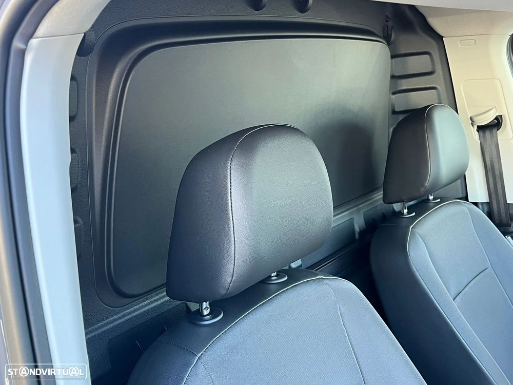 VW Caddy Maxi Cargo 2.0 TDi Business DSG 122cv (caixa automática) - 23