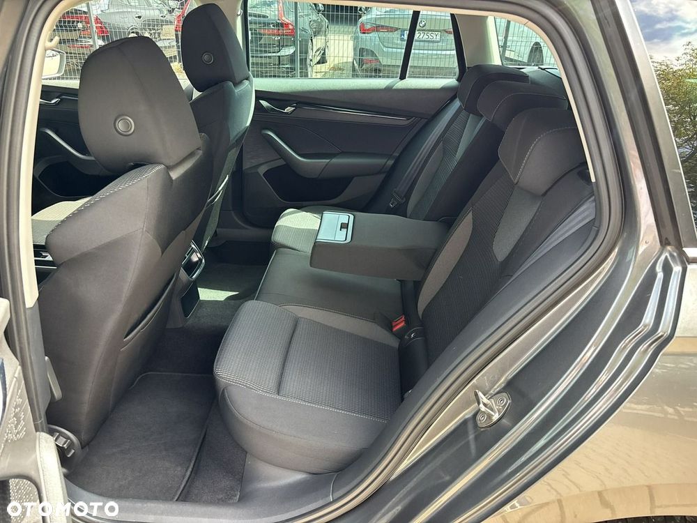 Skoda Octavia 2.0 TDI SCR Ambition DSG - 19