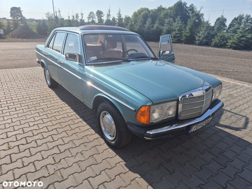 Mercedes-Benz W123 - 1