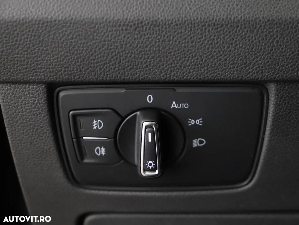 Volkswagen Passat Variant 2.0 TDI SCR DSG BlueMotion Comfortline - 14