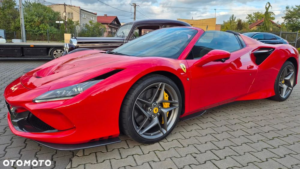 Ferrari F8 Spider - 40
