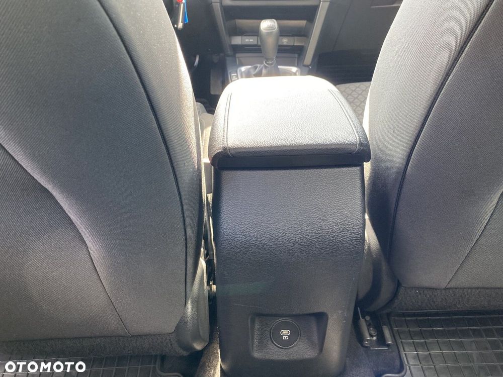 Kia Ceed - 13