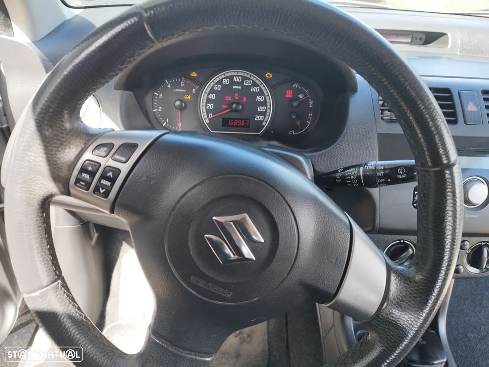 Suzuki Swift 1.3 DDiS GLX - 12