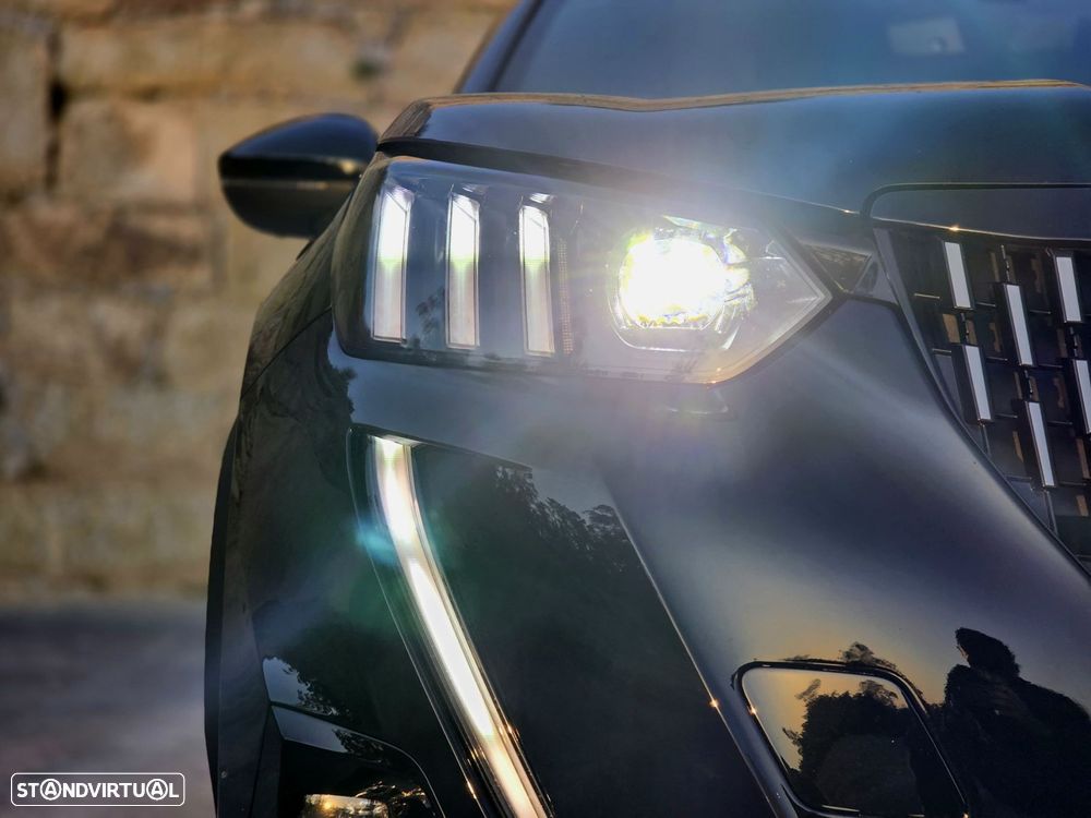 Peugeot 2008 1.2 PureTech GT - 29