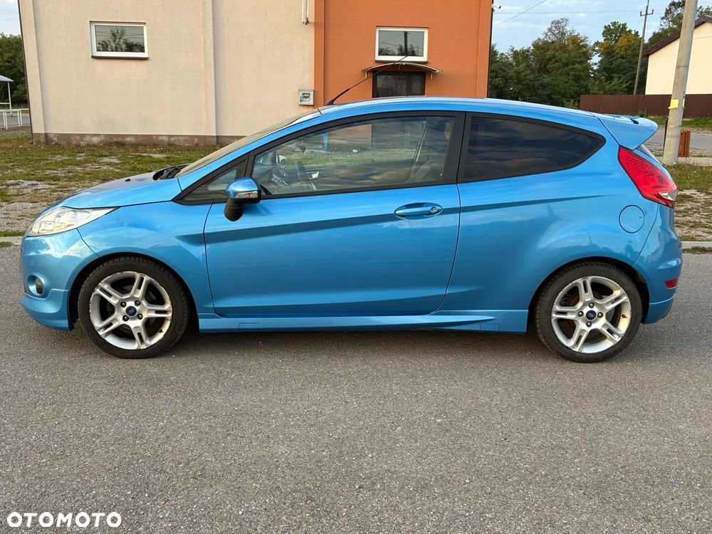 Ford Fiesta 2011 photo 4