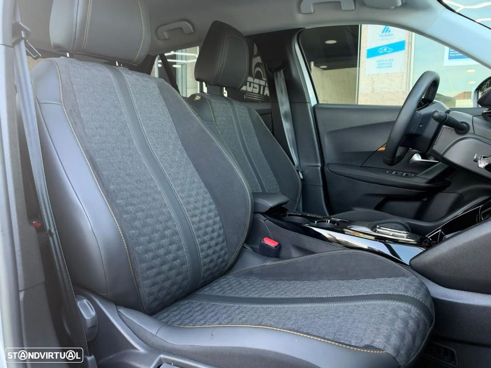 Peugeot e-2008 Allure Pack - 17