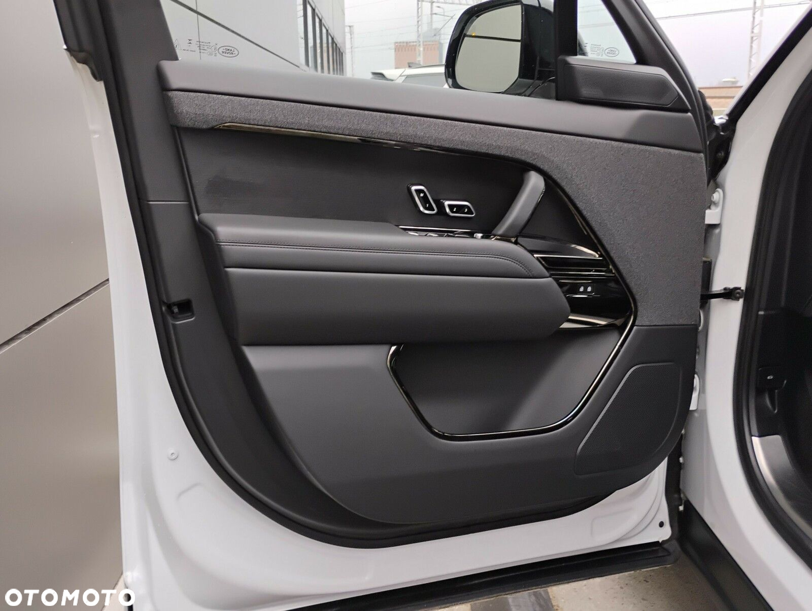 Land Rover Range Rover Sport - 17
