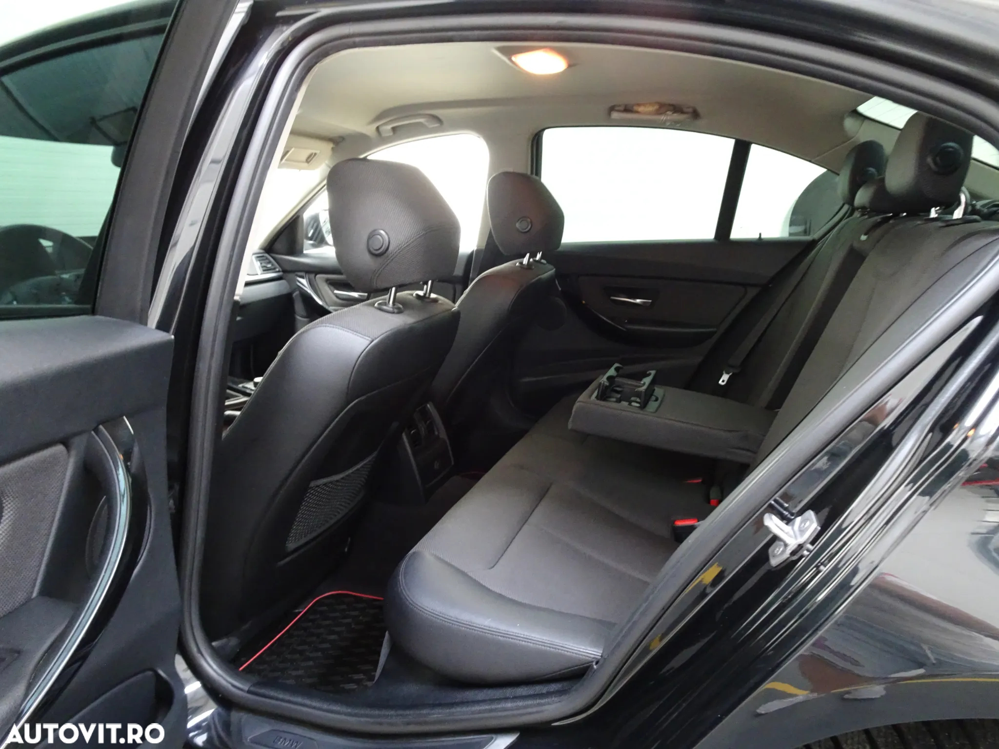 BMW Seria 3 320d xDrive Sport Line - 9
