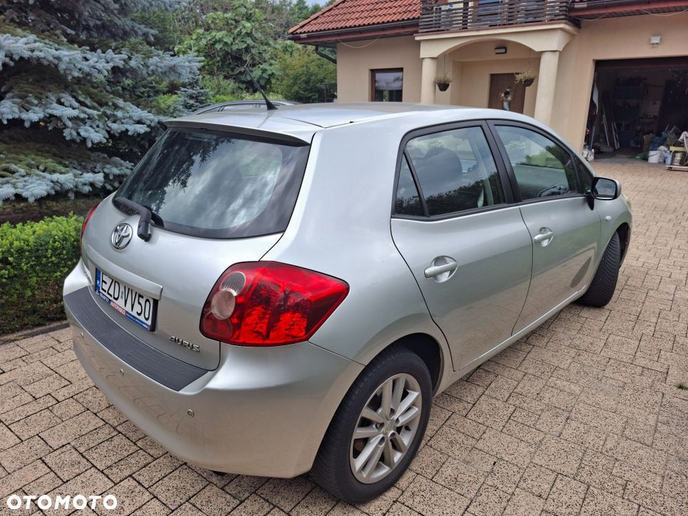 Toyota Auris - 2