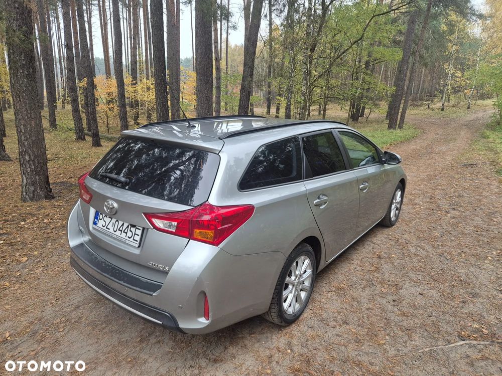 Toyota Auris 1.33 Dual-VVT-i Cool - 4