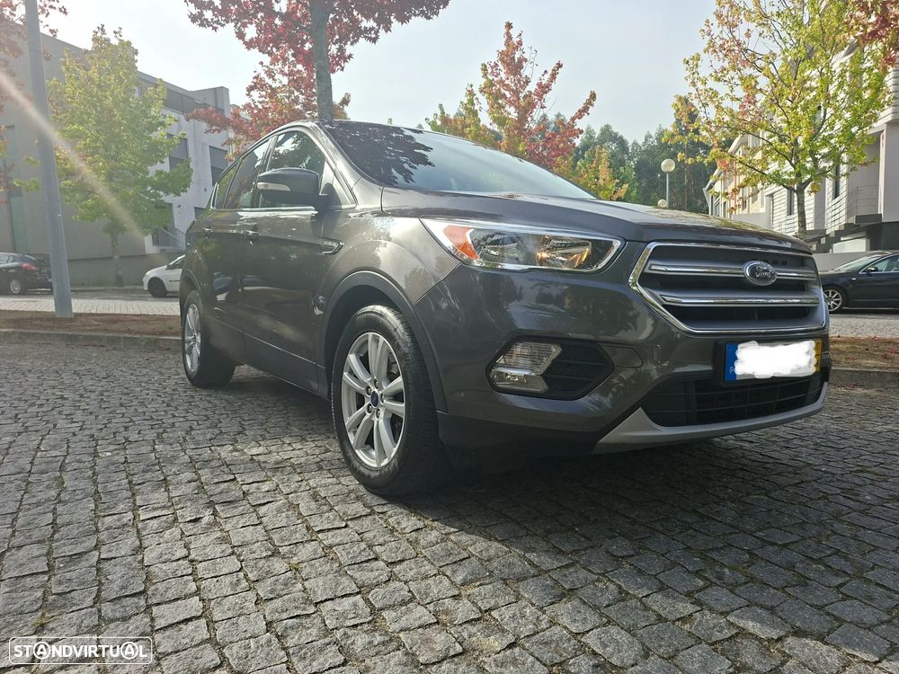 Ford Kuga - 1