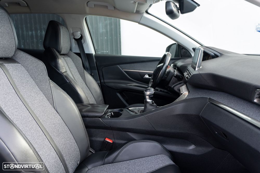 Peugeot 3008 PureTech 130 Stop & Start GPF Allure - 27