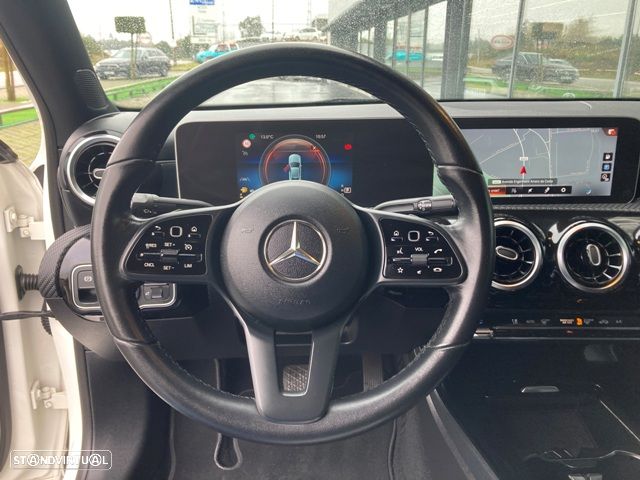 Mercedes-Benz A 180 Limousine d Progressive Aut. - 15