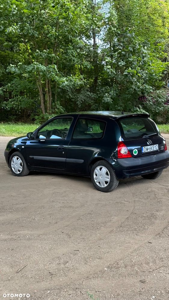 Renault Clio 1.2 16V Campus - 13