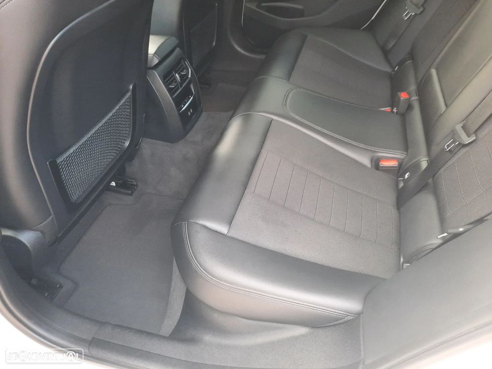BMW 320 e Line Sport Auto - 39