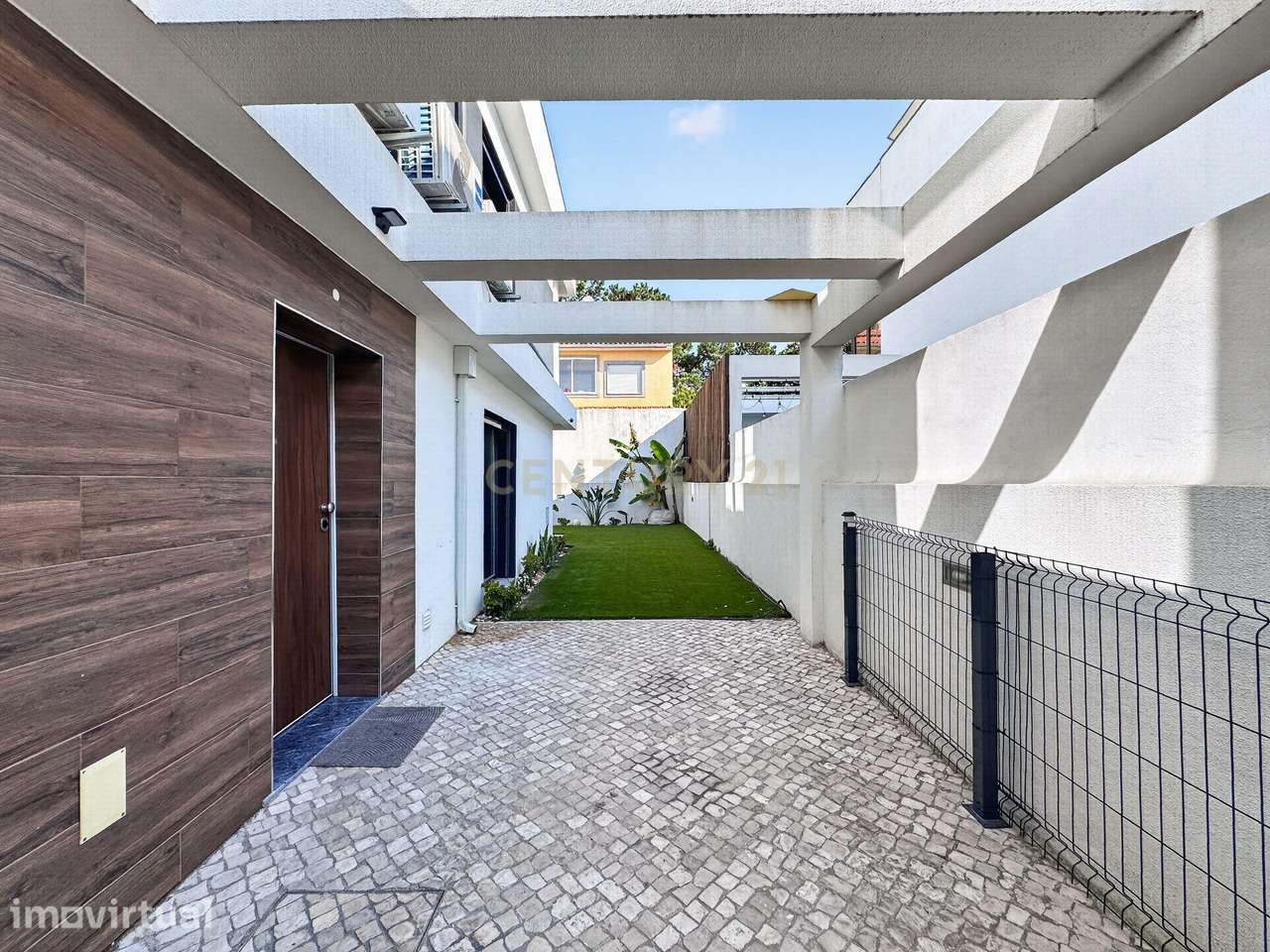MORADIA T4 NA QUINTA DAS LARANJEIRAS -FERNAO FERRO . - Grande imagem: 4/46