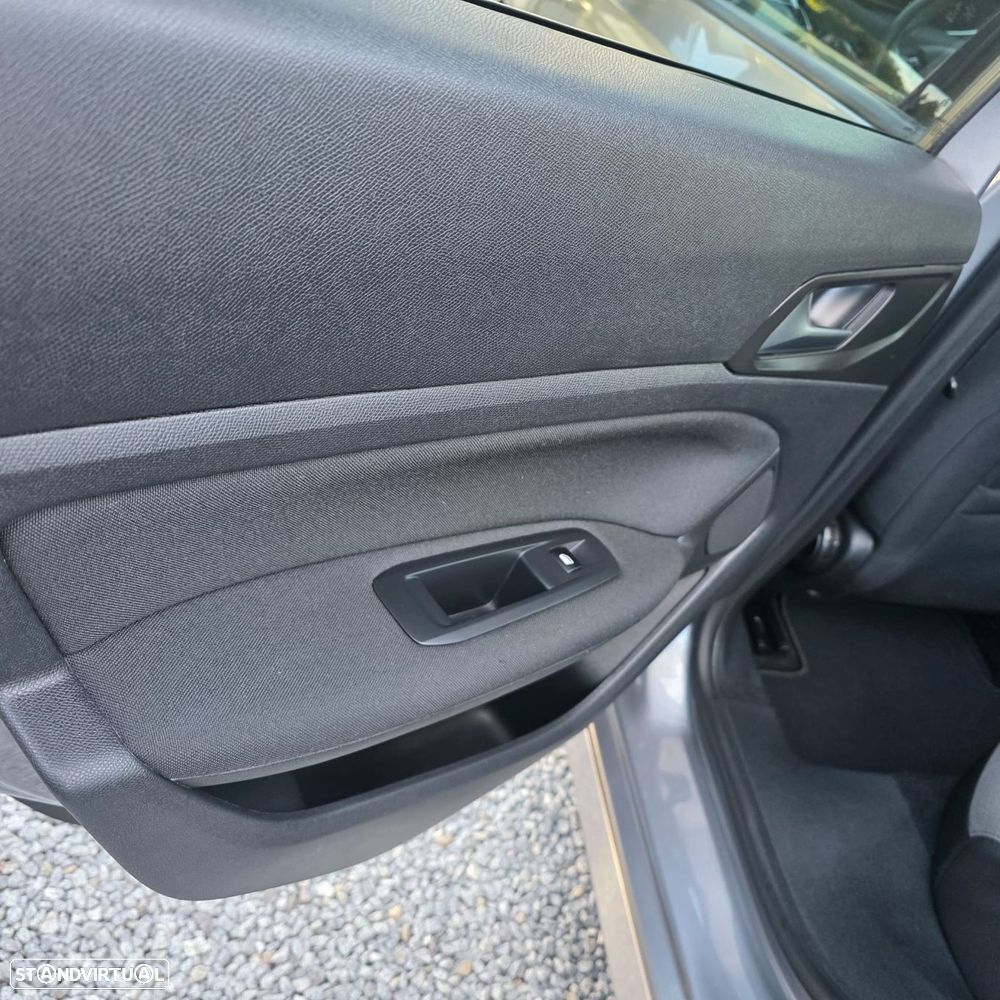 Peugeot 308 1.6 BlueHDi Style J17 - 29