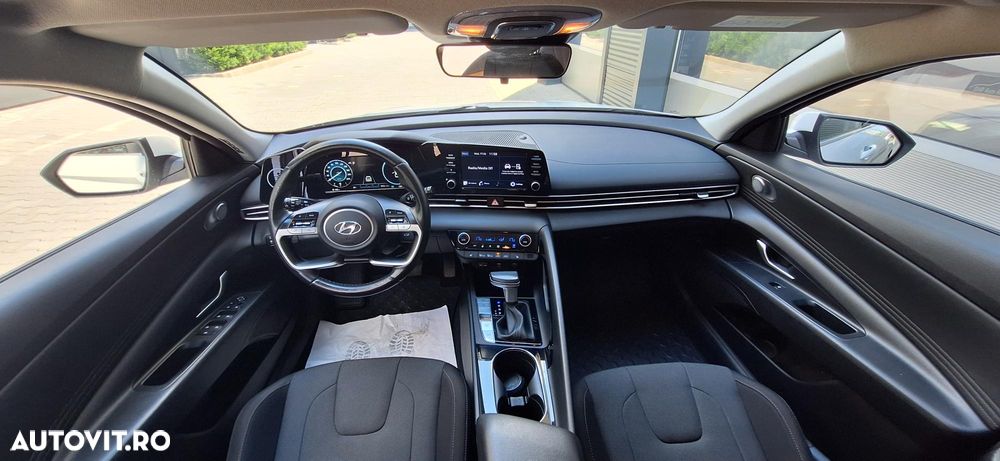 Hyundai Elantra 1.6 l 123 CP CVT Highway - 11