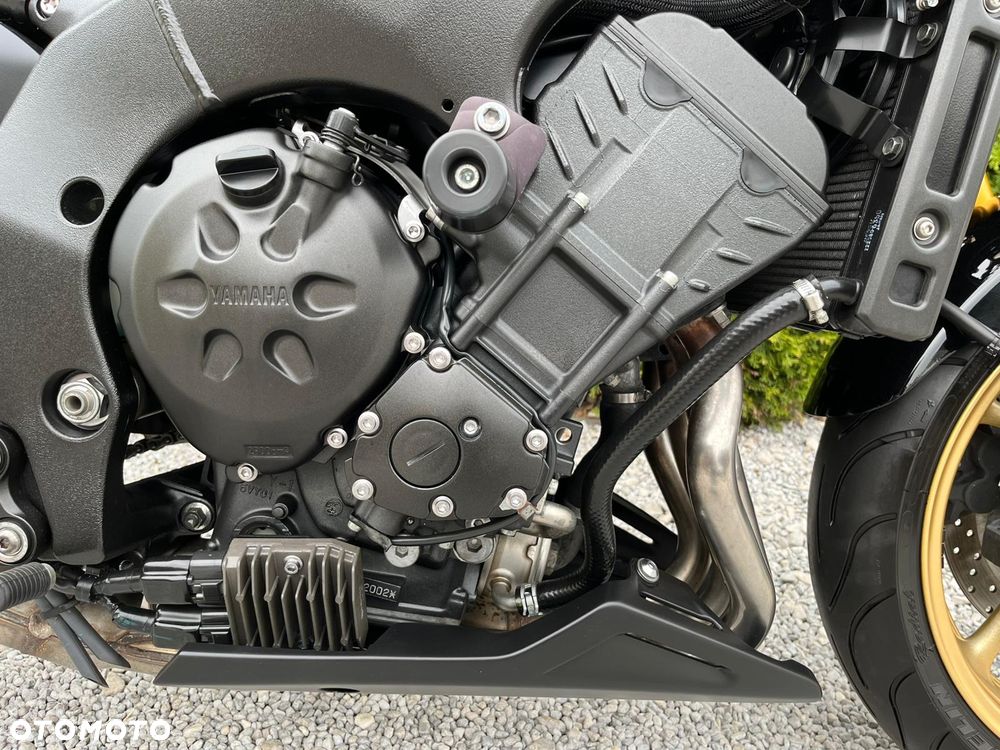Yamaha FZ8 - 13