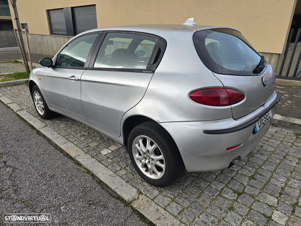 Alfa Romeo 147 1.9 JTD Plus - 12