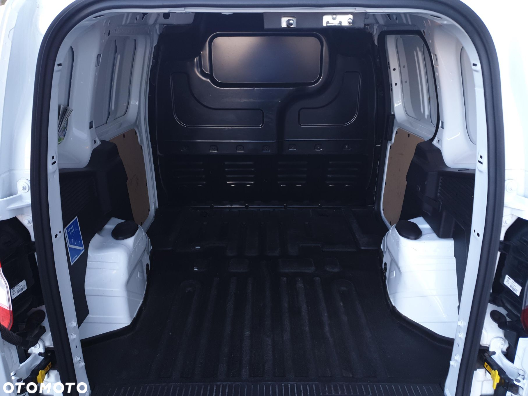 Ford transit-courier - 22
