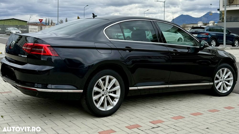 Volkswagen Passat 2.0 TDI DSG Highline - 13