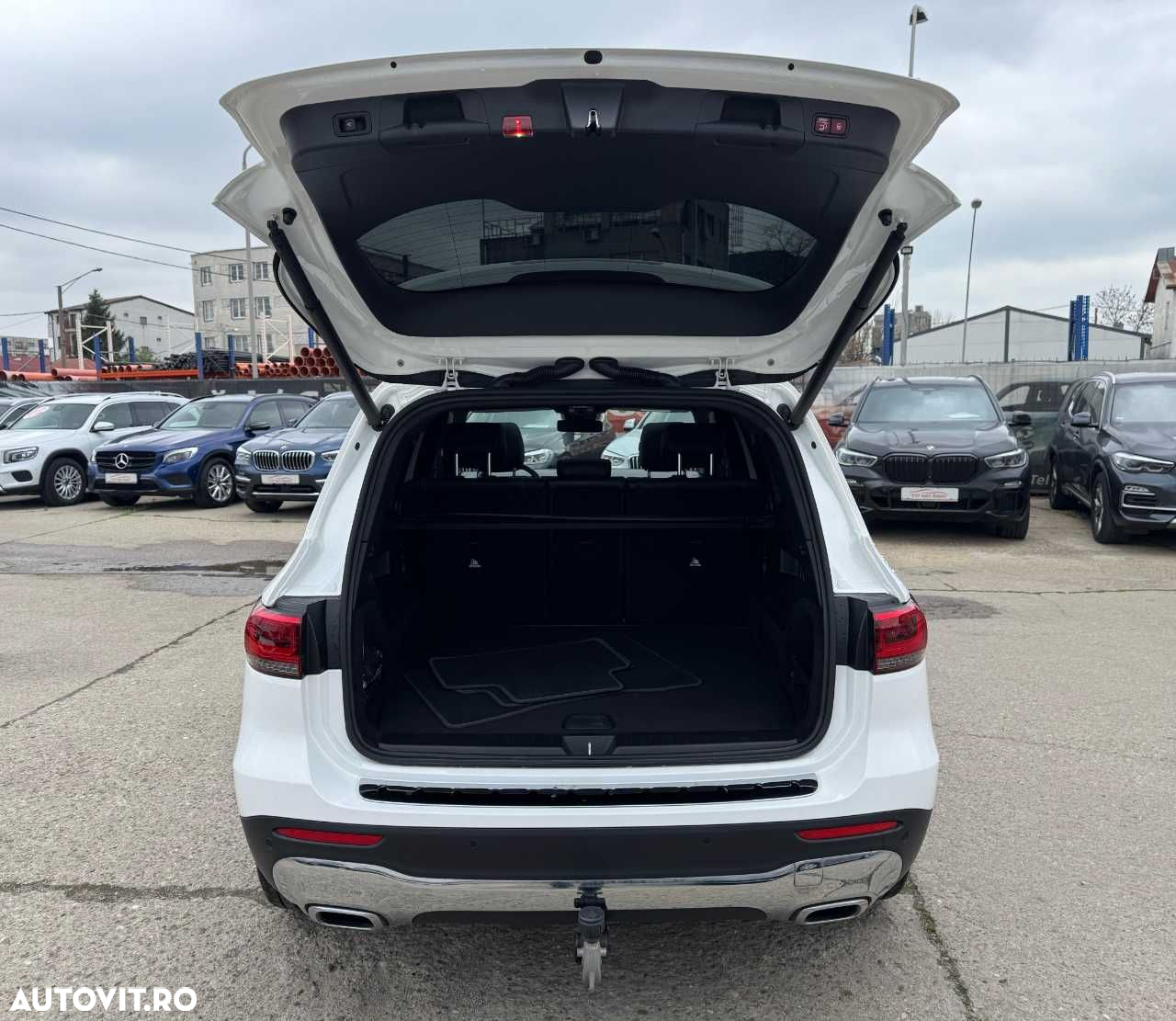 Mercedes-Benz GLB - 13