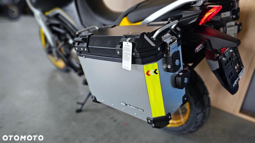 QJMOTOR SVT 650X - 7