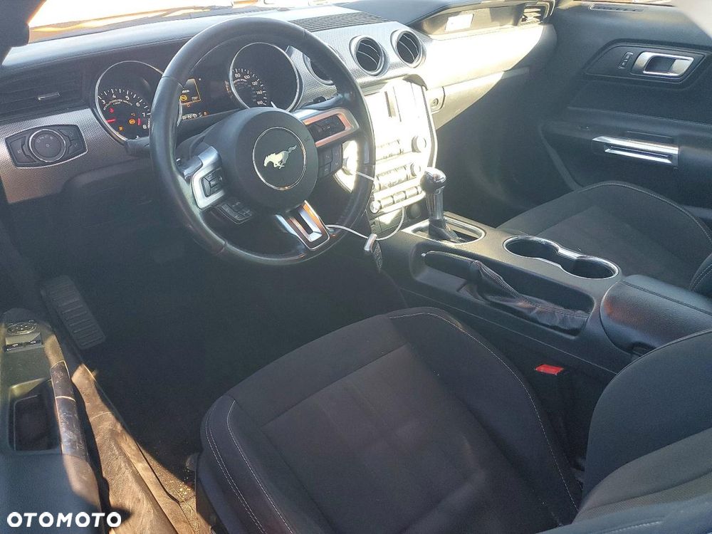 Ford Mustang 5.0 V8 GT - 7