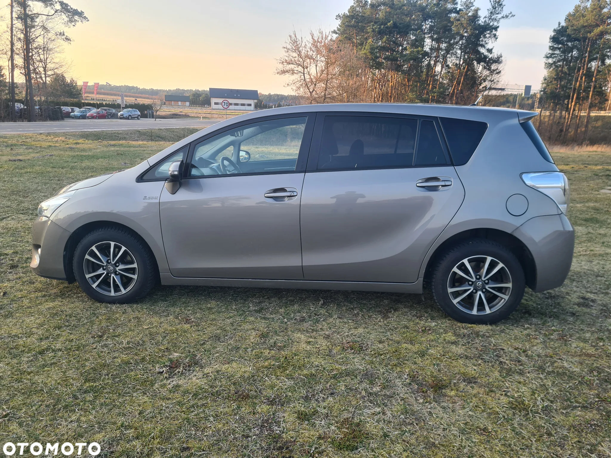 Toyota Verso 1.6 D-4D 5-Sitzer Start/Stop Skyview Edition - 2