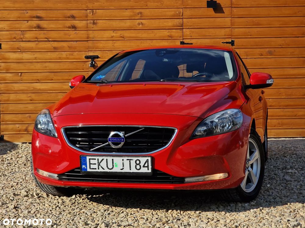 Volvo V40 D2 R-Design - 1
