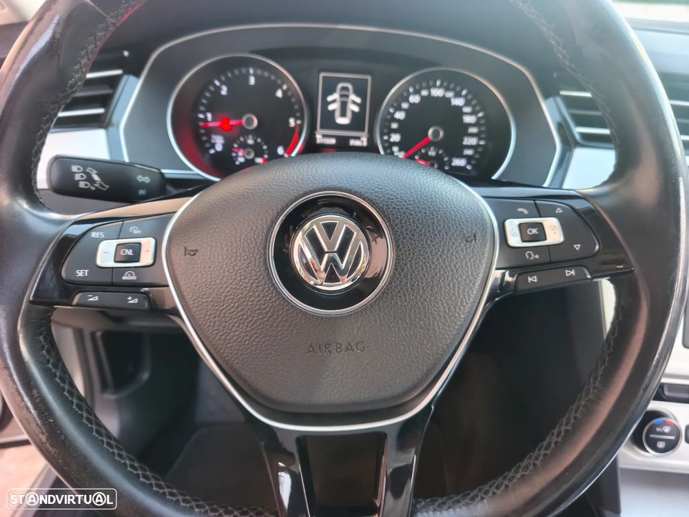 VW Passat Variant 1.6 TDI BlueMotion - 8