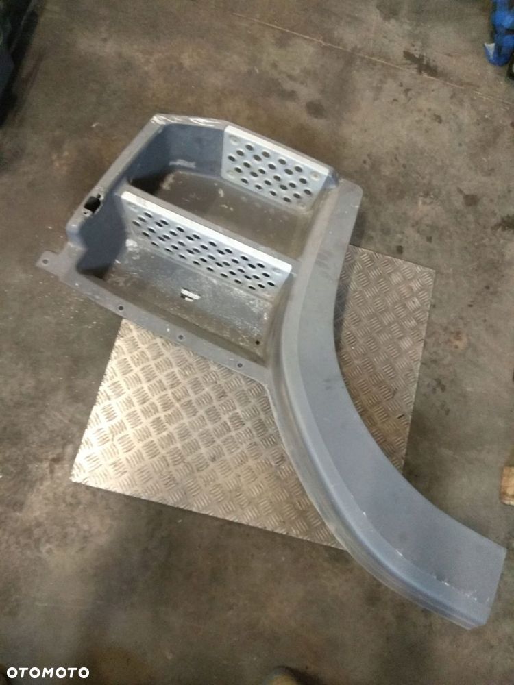 SCHODKI NADKOLE STOPNICA PRAWA MERCEDES ATEGO 1223 OE - 2