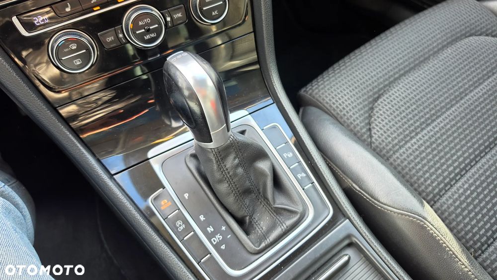 Volkswagen Golf Variant 1.6 TDI DPF BlueMotion Technology DSG MATCH - 22