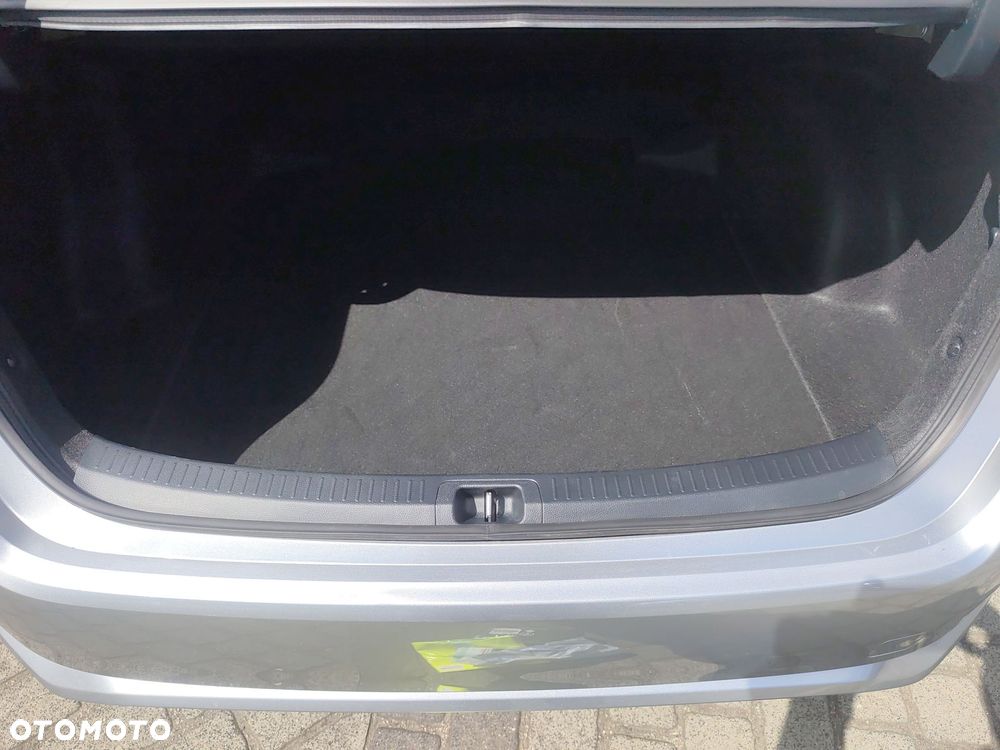 Toyota Corolla 1.8 Hybrid Comfort - 14