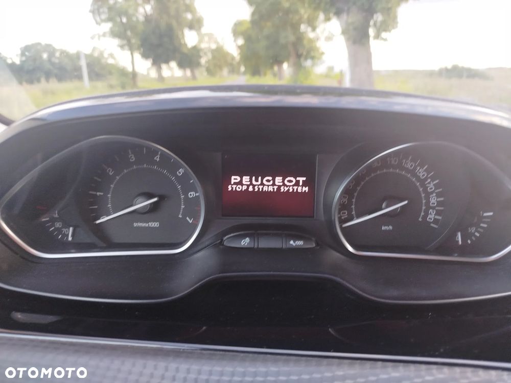 Peugeot 208 PureTech 110 Stop & Start EAT6 Allure - 13
