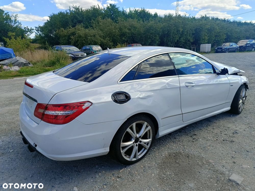 Mercedes-Benz Klasa E 220 (BlueTEC) d 9G-TRONIC - 4