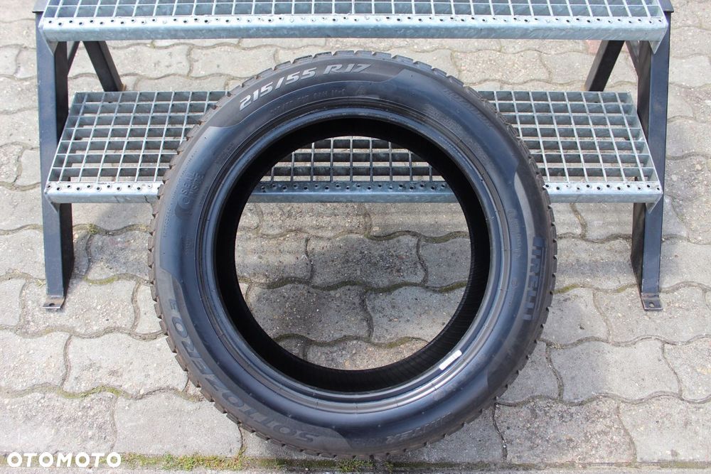 1x 215/55R17 94H PIRELLI WINTER SOTTOZERO 3 17r 7mm - 3