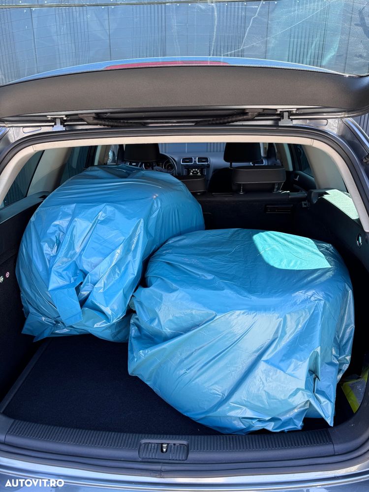 Volkswagen Golf 2.0 TDI DPF MATCH - 8