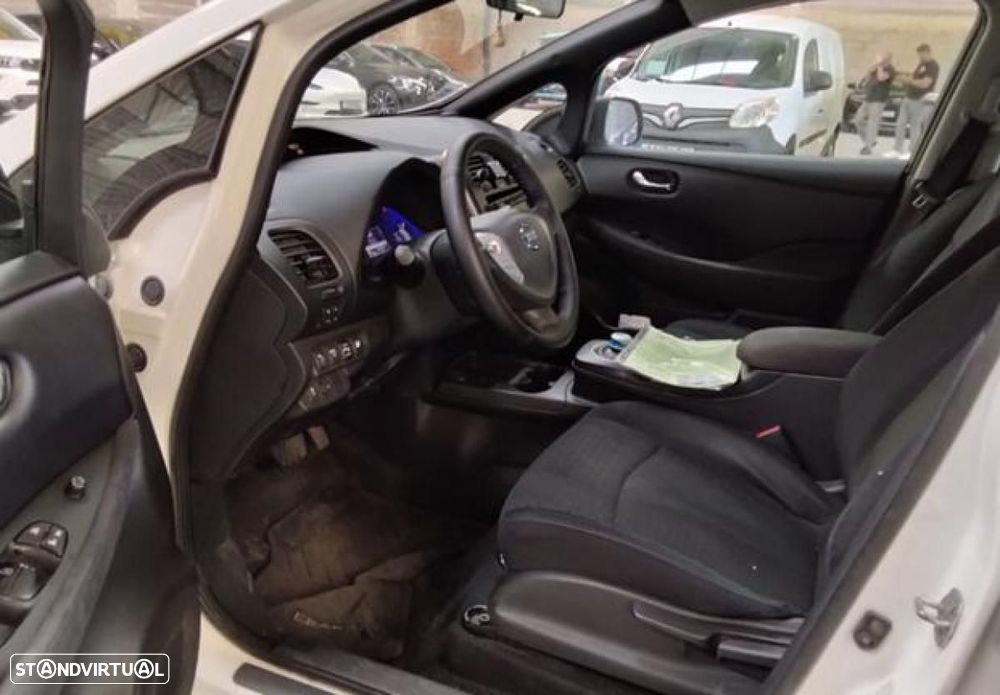 Nissan Leaf - 4